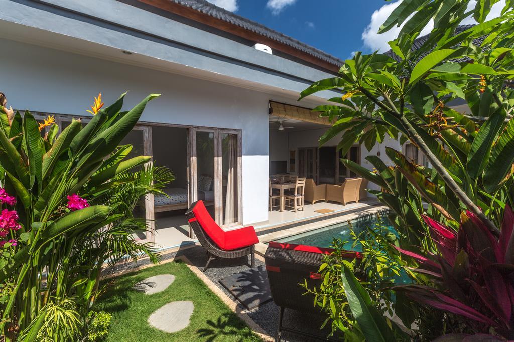 Castro Villa Seminyak Buitenkant foto