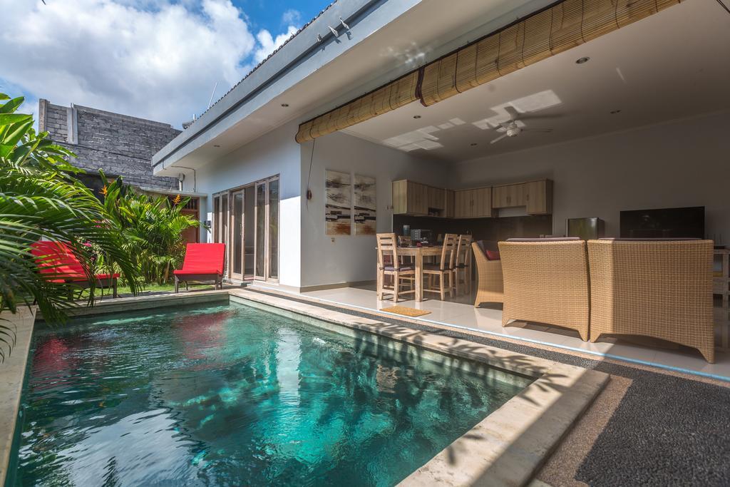 Castro Villa Seminyak Buitenkant foto