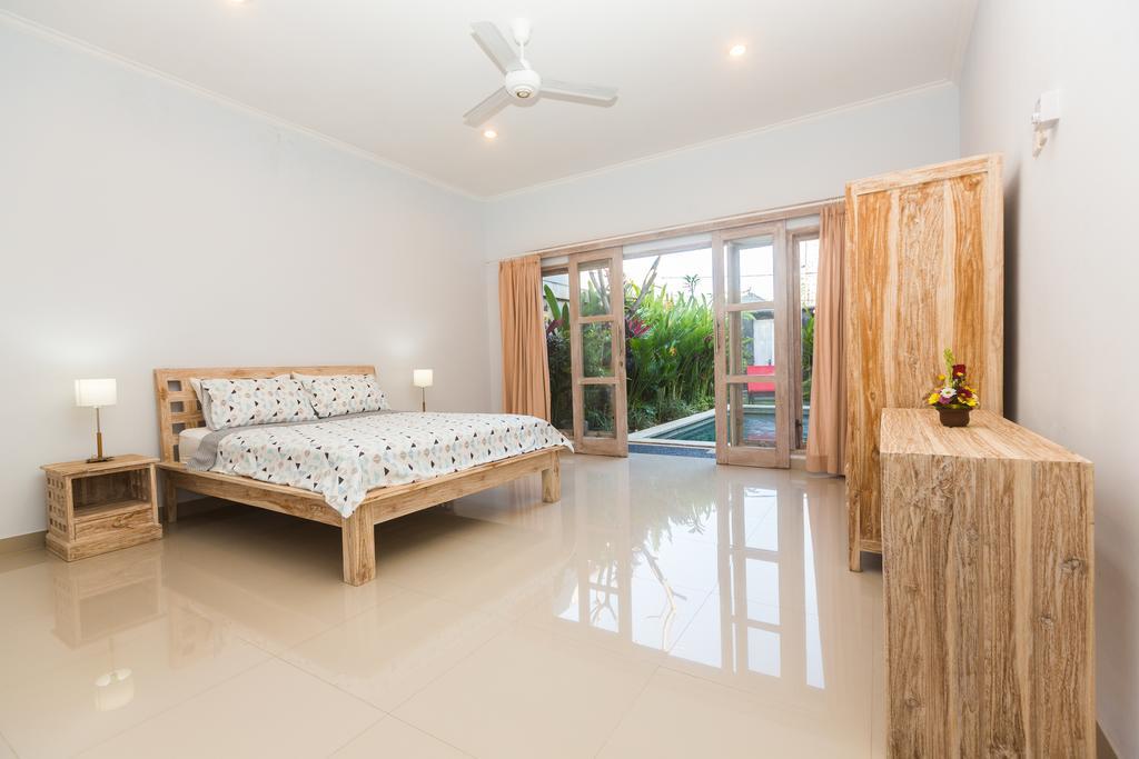 Castro Villa Seminyak Buitenkant foto