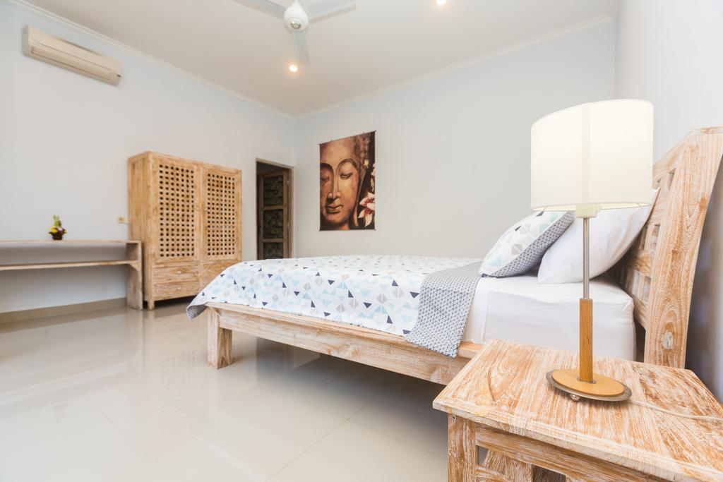 Castro Villa Seminyak Buitenkant foto