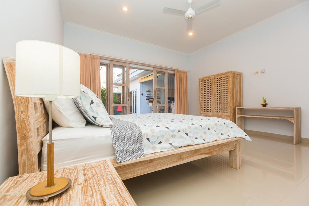 Castro Villa Seminyak Buitenkant foto