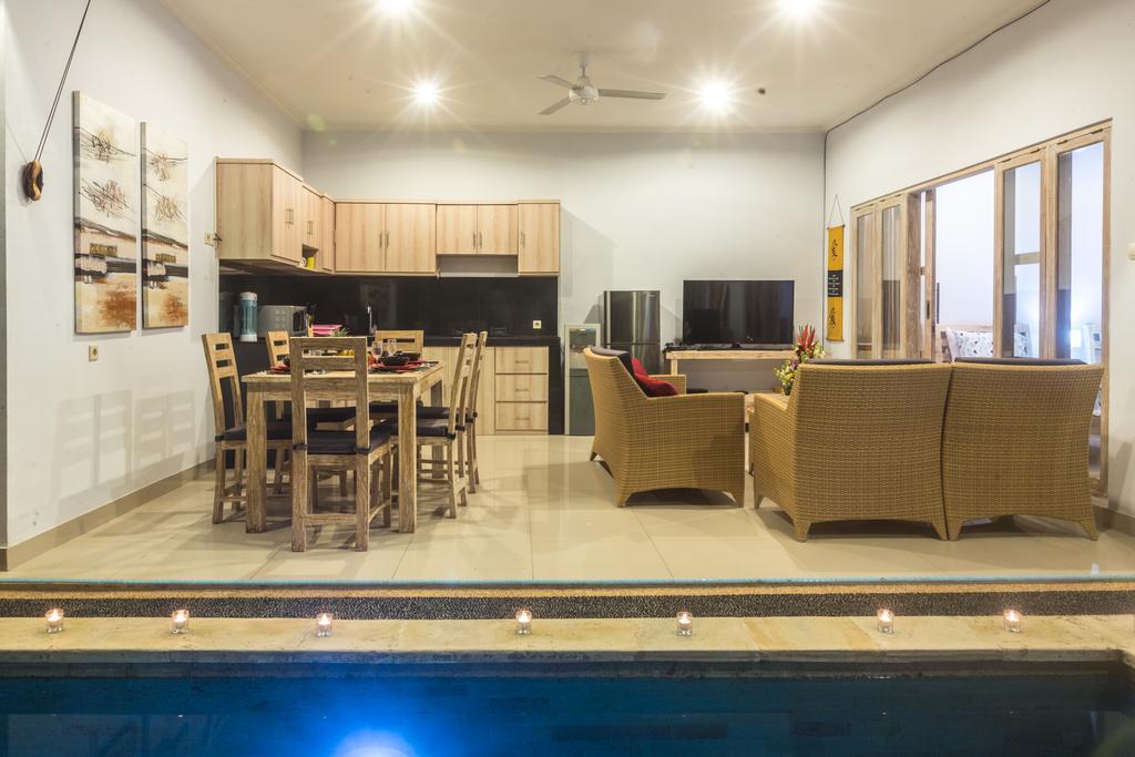 Castro Villa Seminyak Buitenkant foto